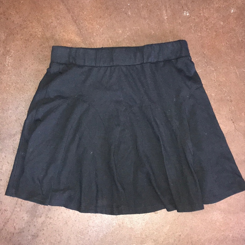 Black skater skirt